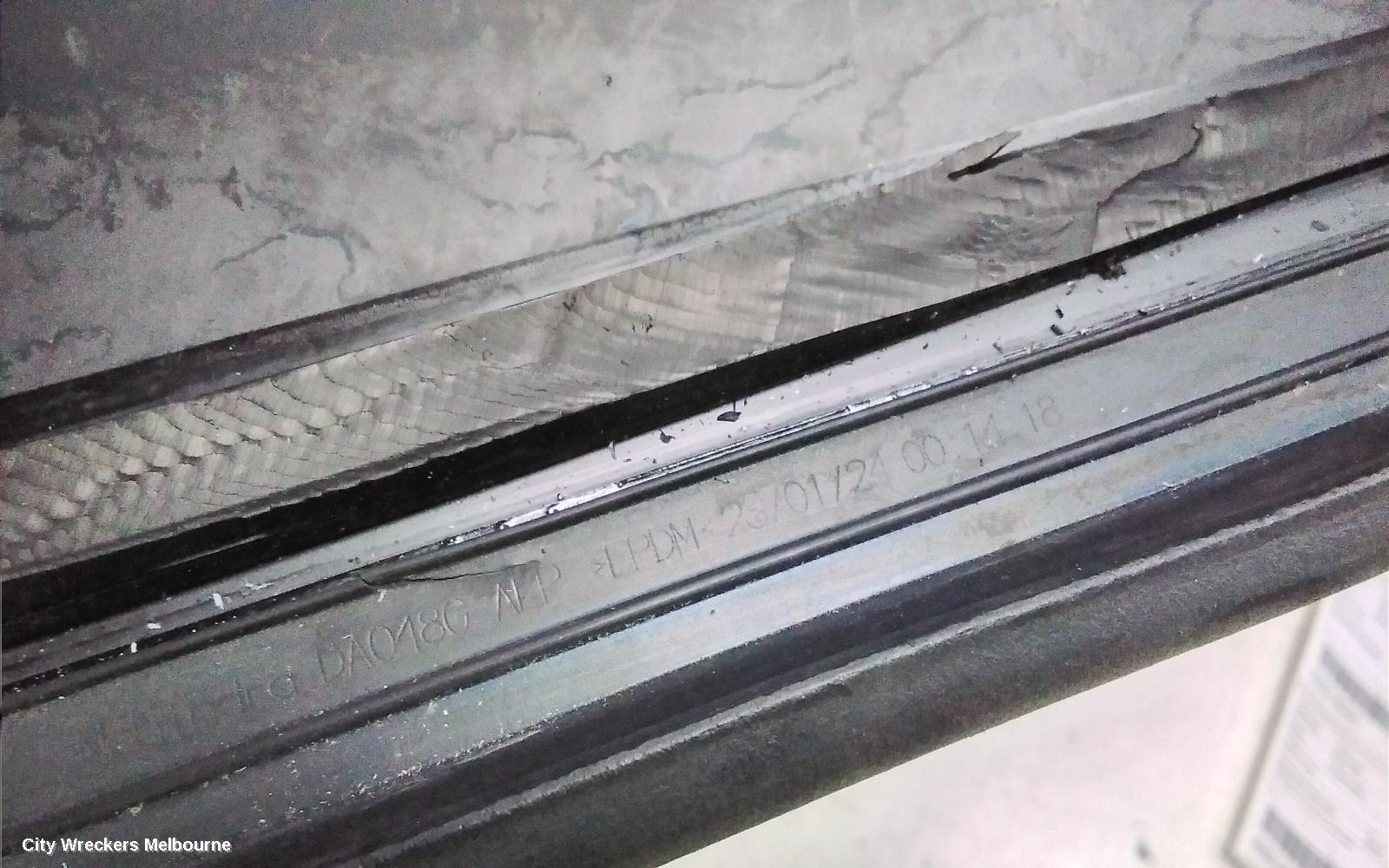 MAHINDRA XUV700 RIGHT REAR SIDE GLASS, W601, 01/2023 ONWARDS