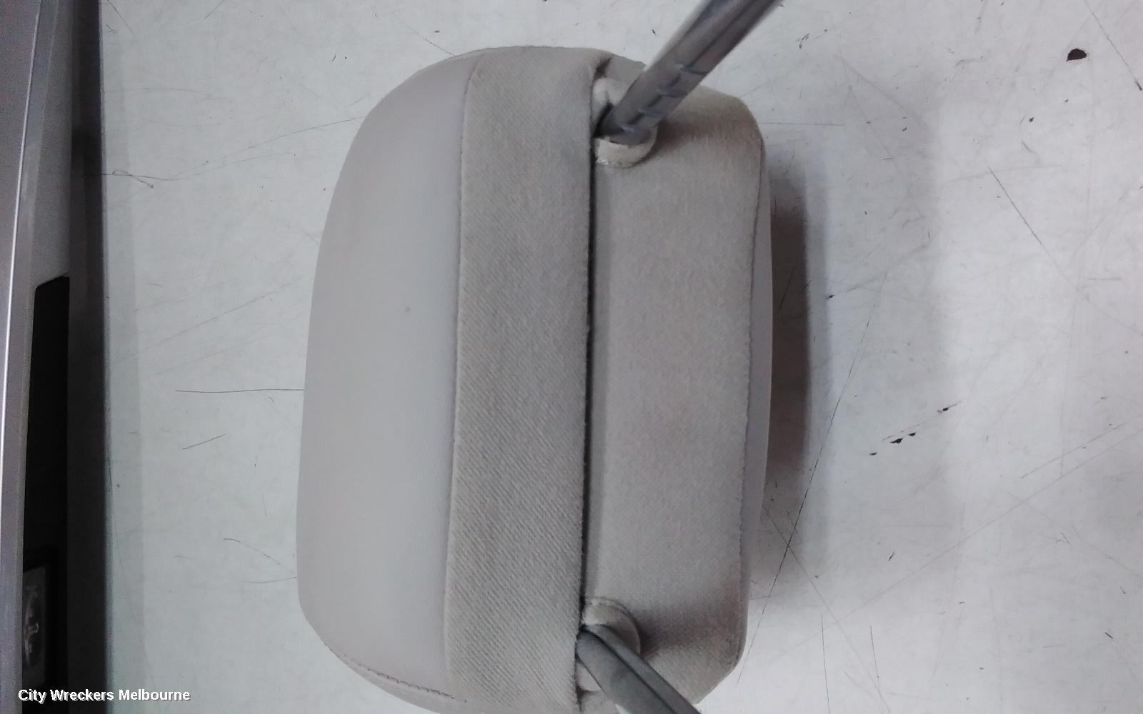 MAHINDRA XUV700 HEADREST, W601, 01/2023 ONWARDS