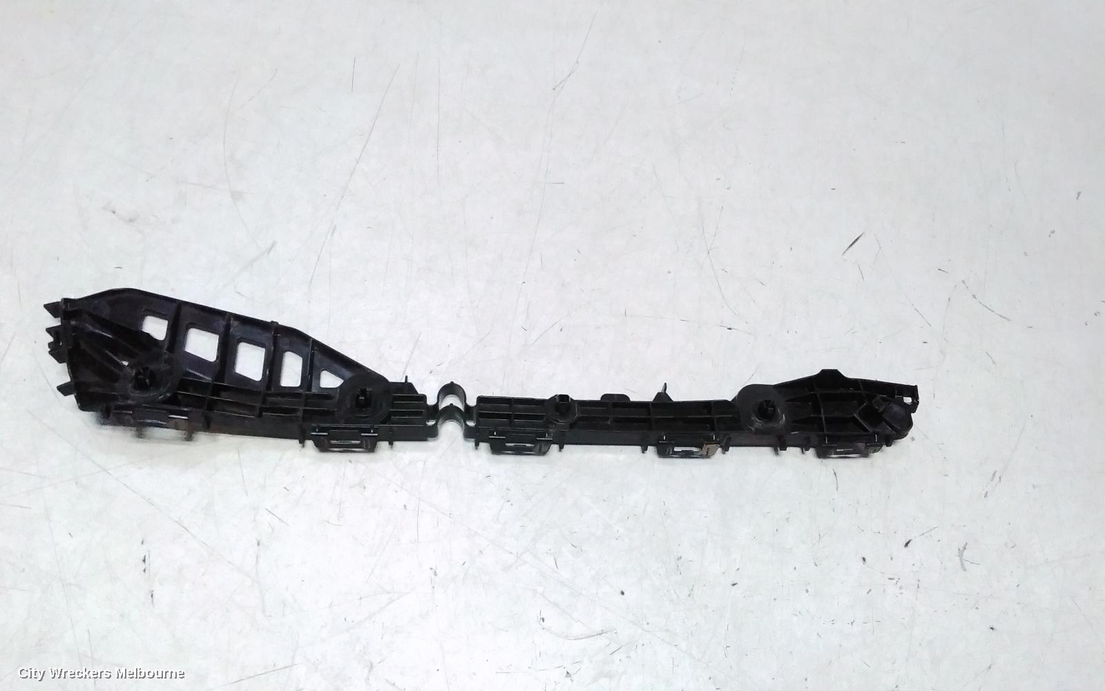 TOYOTA PRIUS, ZVW50R, 02/2016 - 11/2022, RHR BAR BRAKET: 140678