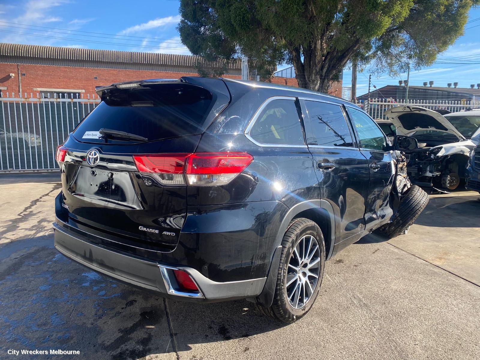 TOYOTA KLUGER CONSOLE