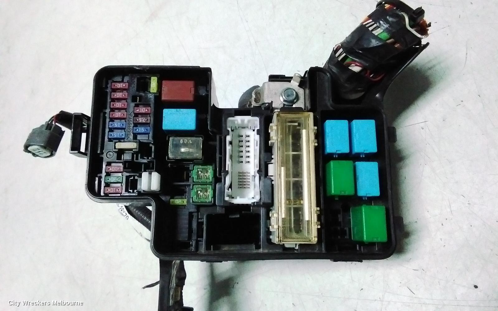 TOYOTA ESTIMA FUSE BOX, XR50, 05-19