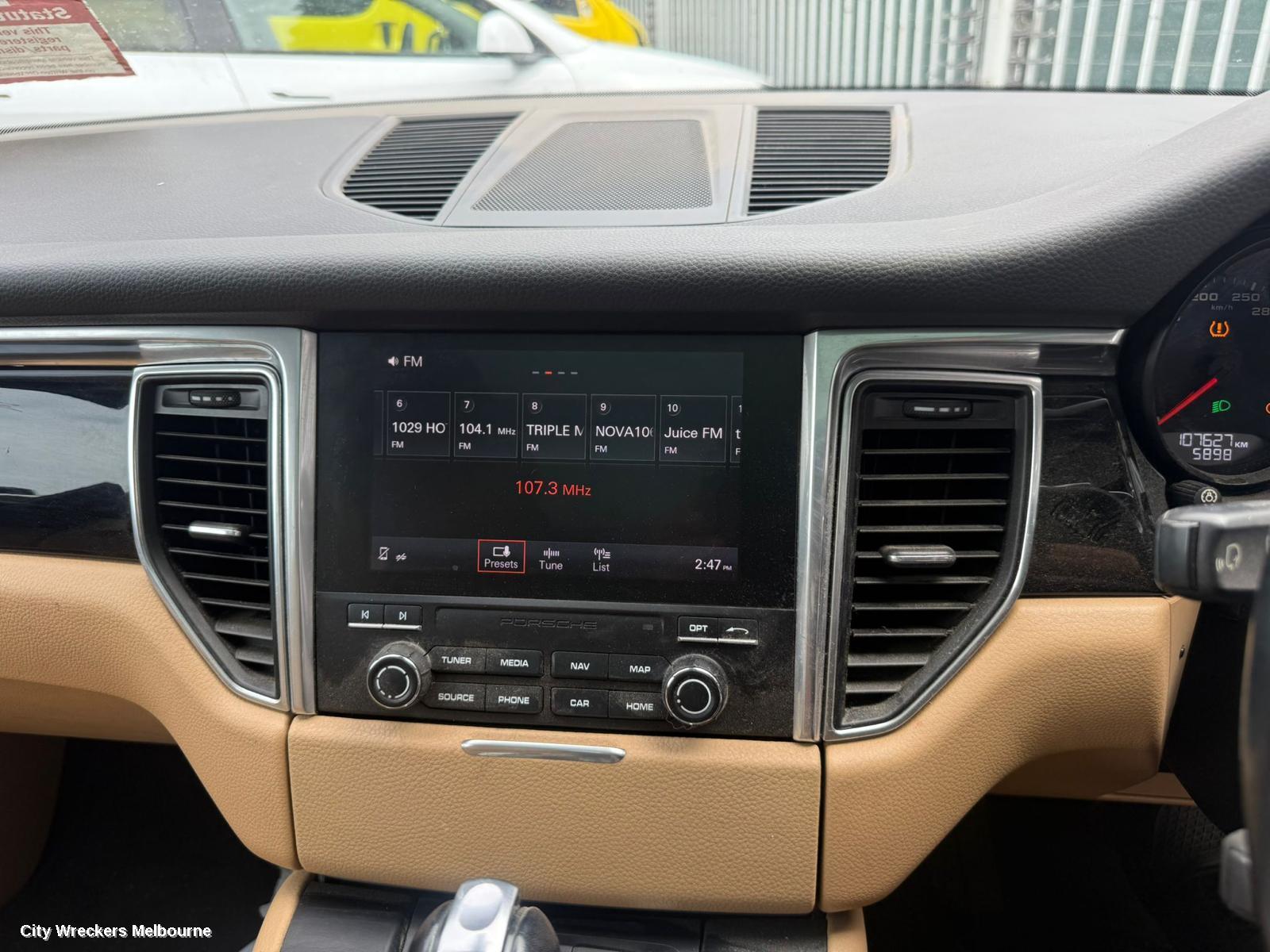 PORSCHE MACAN RADIO/CD/DVD/SAT/TV, DISPLAY UNIT, 7IN TOUCHSREEN, 95B, 06/2014 - 07/2018