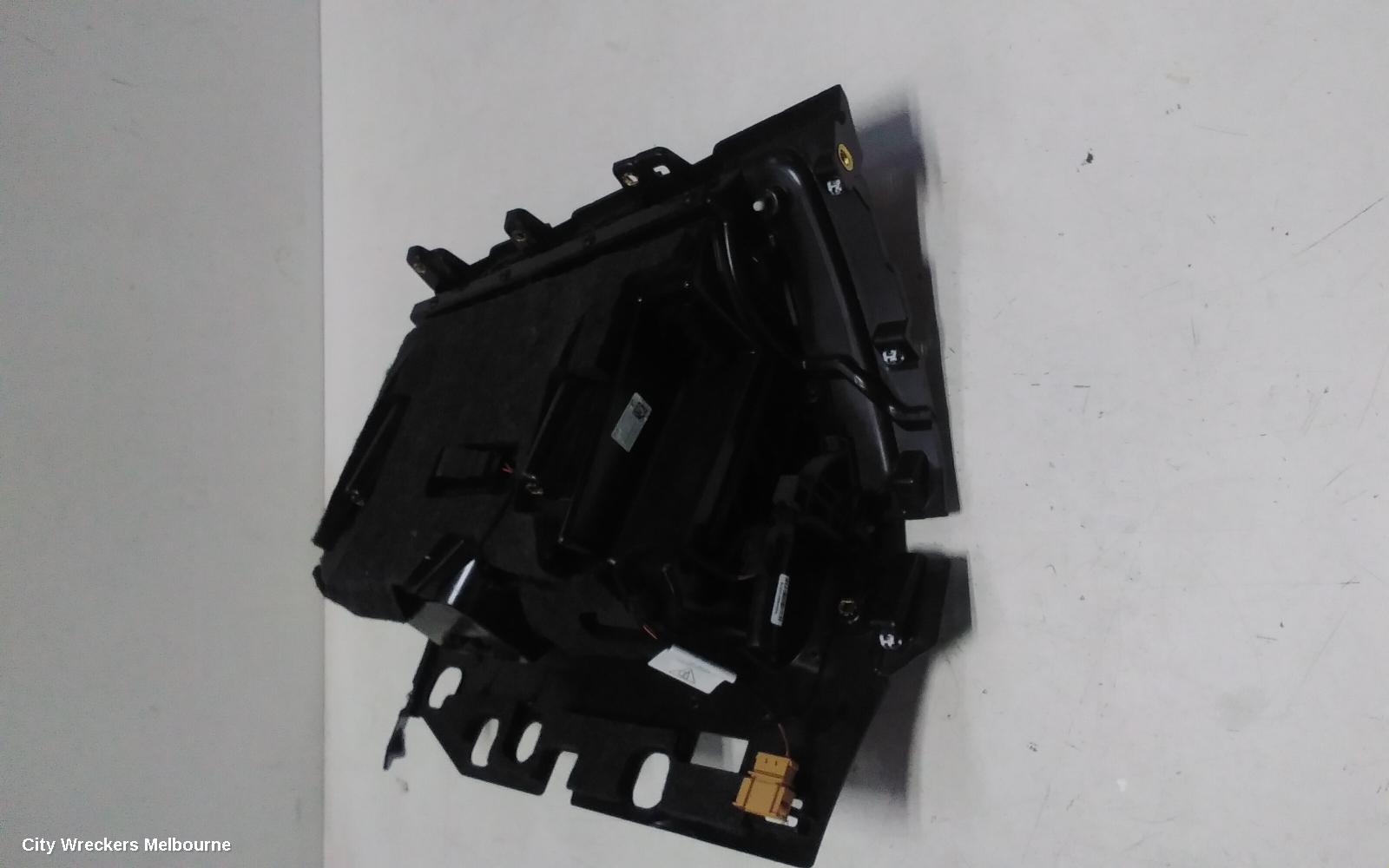 PORSCHE MACAN GLOVE BOX, 95B, 06/2014 - 12/2025
