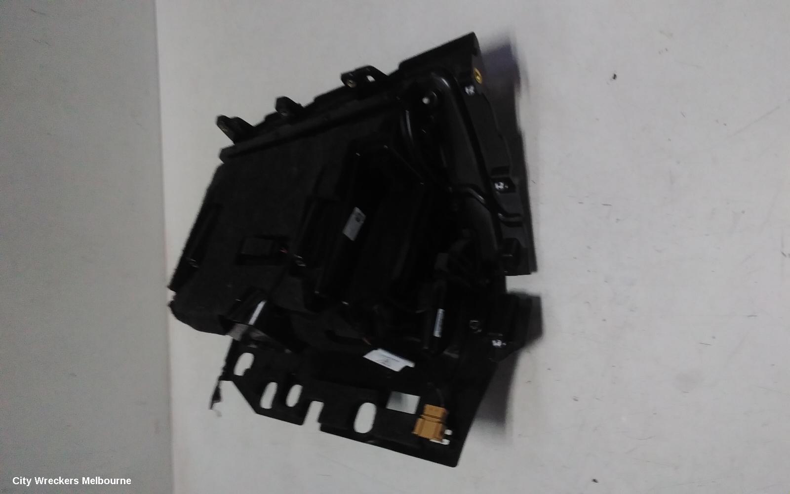 PORSCHE MACAN GLOVE BOX, 95B, 06/2014 - 12/2025