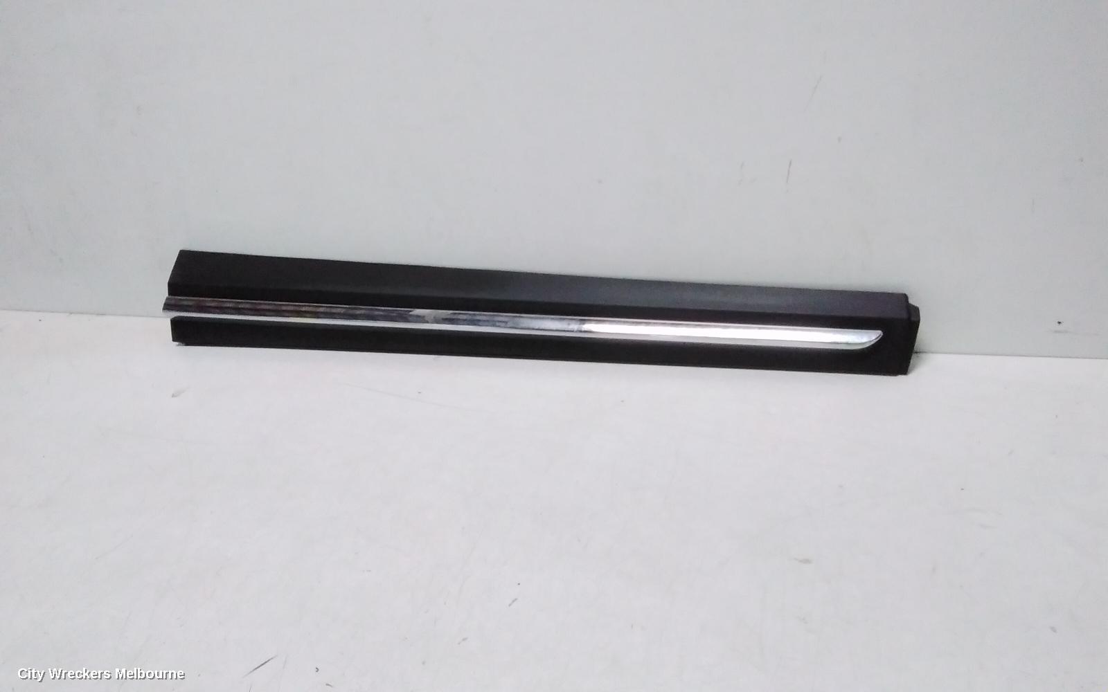 MAZDA CX3 DOOR MOULD, DOOR MOULD, RH FRONT, DK, CHROME INSERT TYPE, BLACK, 06/2018 ONWARDS