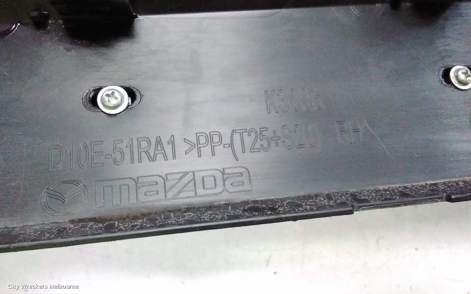 MAZDA CX3 DOOR MOULD, DOOR MOULD, RH FRONT, DK, CHROME INSERT TYPE, BLACK, 06/2018 ONWARDS