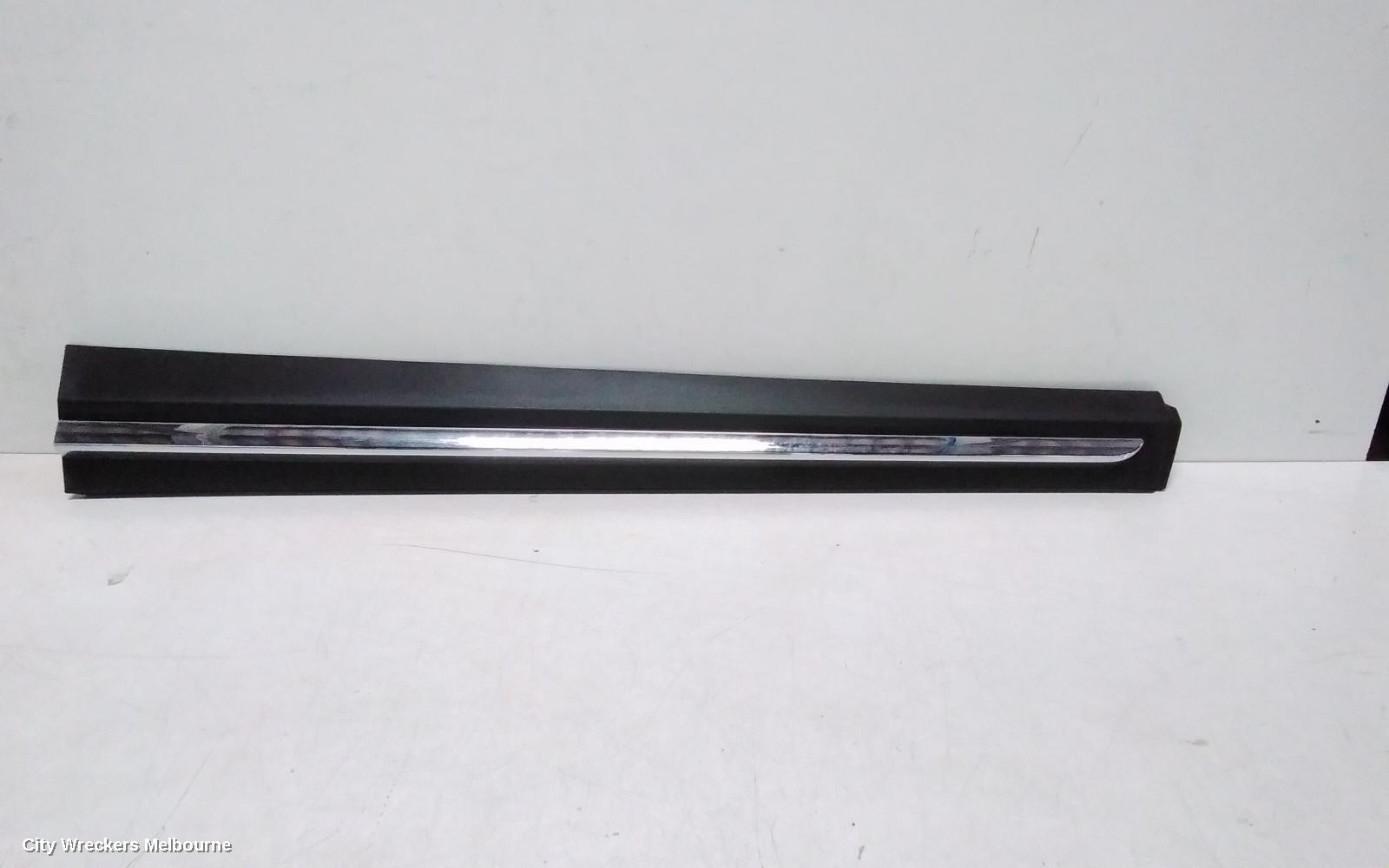 MAZDA CX3 DOOR MOULD, DOOR MOULD, RH FRONT, DK, CHROME INSERT TYPE, BLACK, 06/2018 ONWARDS