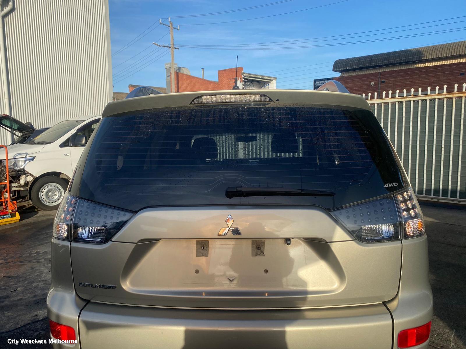 MITSUBISHI OUTLANDER RIGHT DOOR MIRROR, ZG, 3 WIRE TYPE, 11/2006 - 09/2009