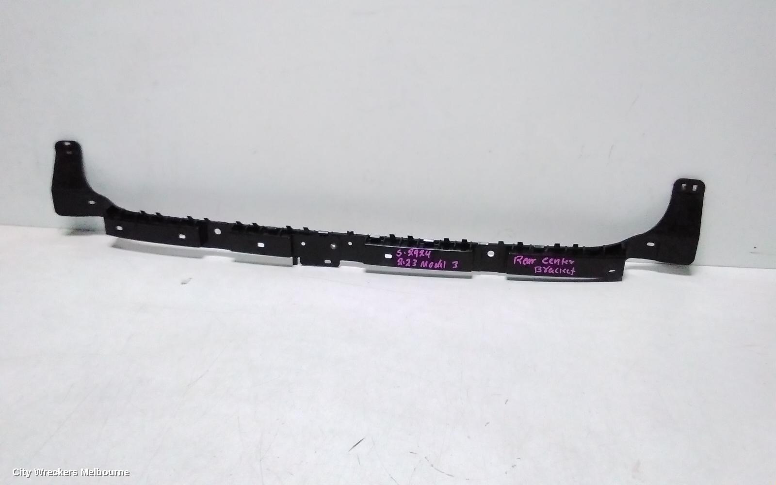TESLA MODEL 3, 1ST GEN, 06/2019 ONWARDS, REAR CENTRE BAR BRAKET: 140842