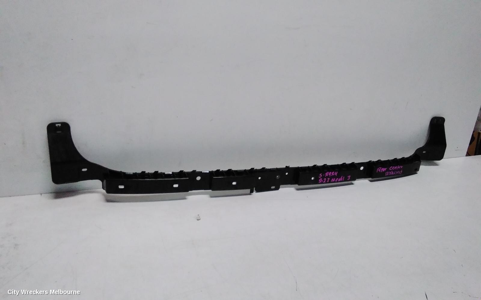 TESLA MODEL 3, 1ST GEN, 06/2019 ONWARDS, REAR CENTRE BAR BRAKET: 140842