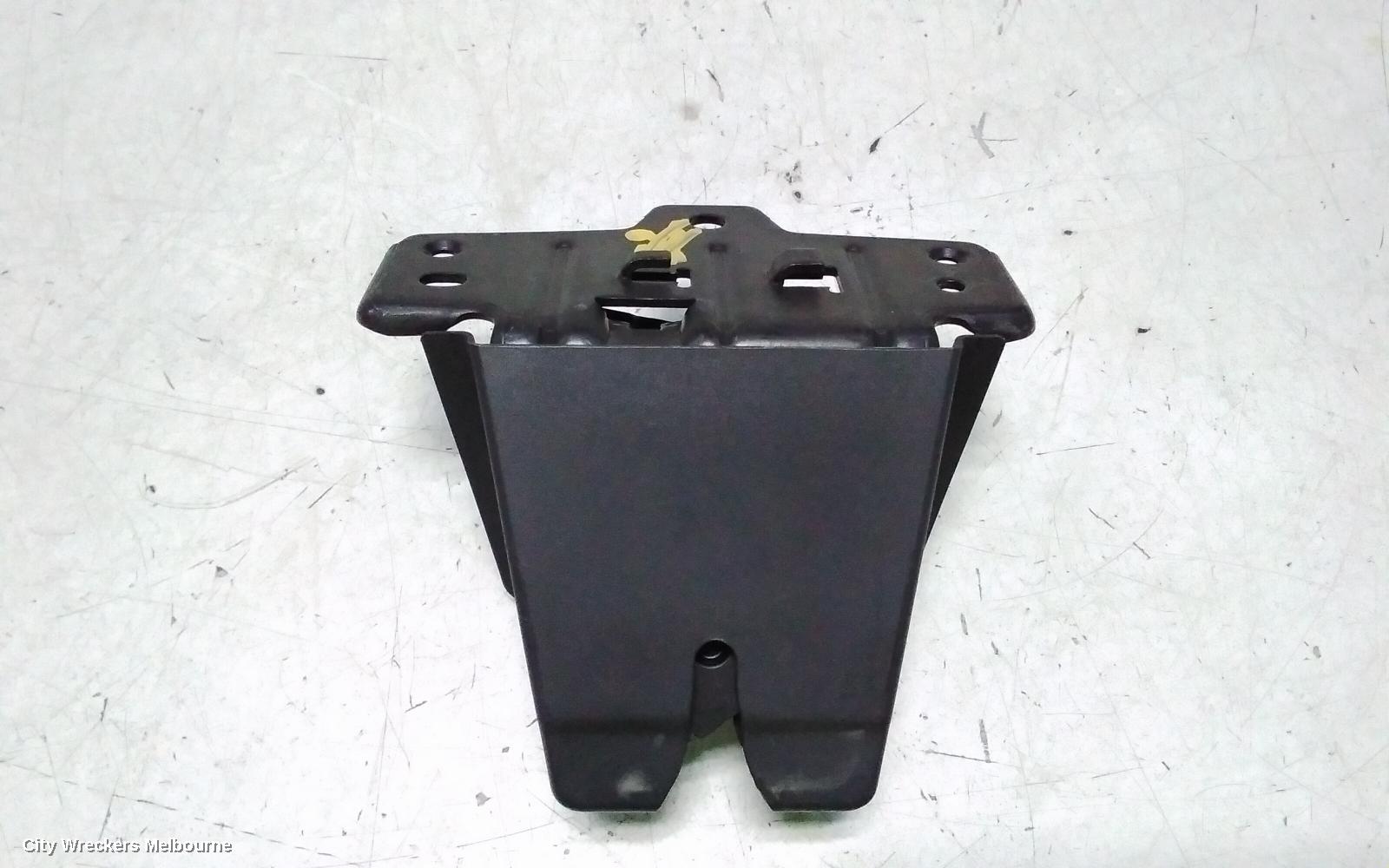 VOLVO XC40 DOOR/BOOT/GATE LOCK, TAILGATE LOCK, NON POWER TYPE, 02/2018 - 05/2022