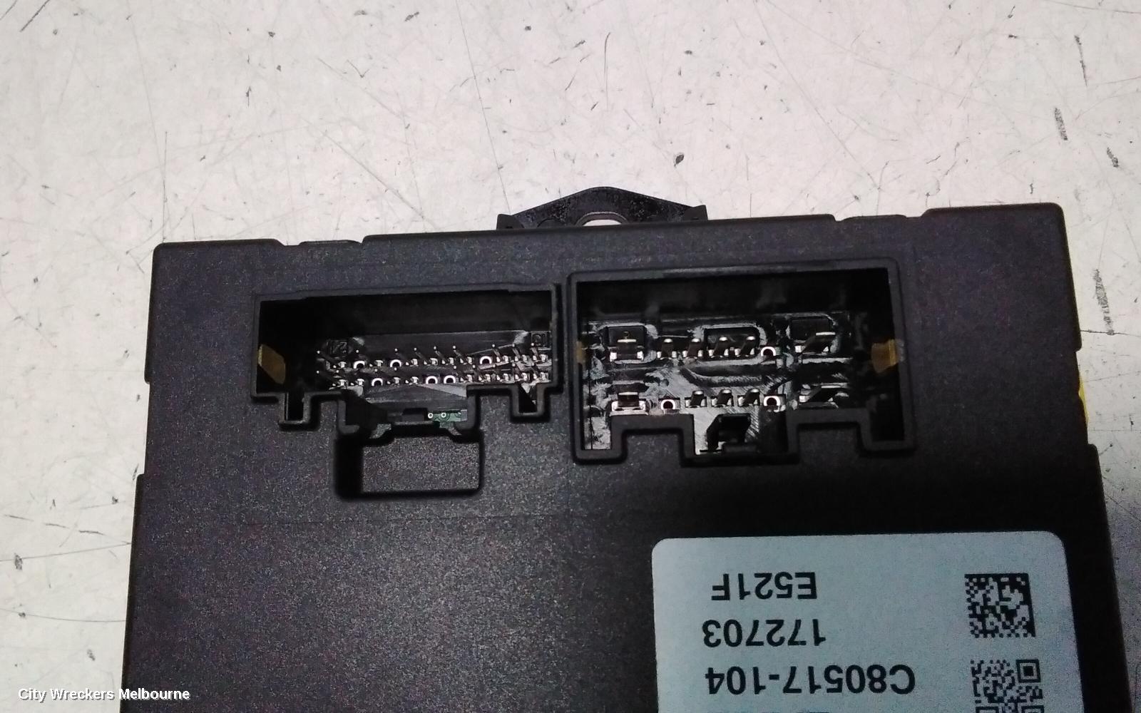 LAND ROVER RANGEROVER VELAR, L560, 05/2017 ONWARDS, P/N J8A2-14B673-AG  GENUINE RANGE ROVER VELAR TAILGATE CONTROL MODULE : 140974