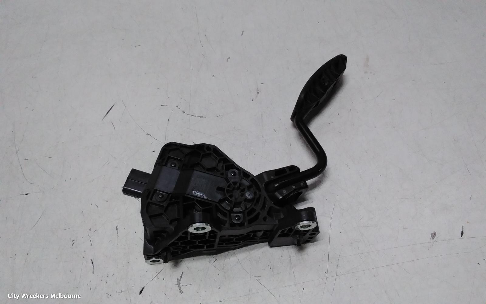 TOYOTA HIACE PEDAL ASSEMBLY, 300 SERIES, ACCELERATOR PEDAL, 02/2019 ONWARDS