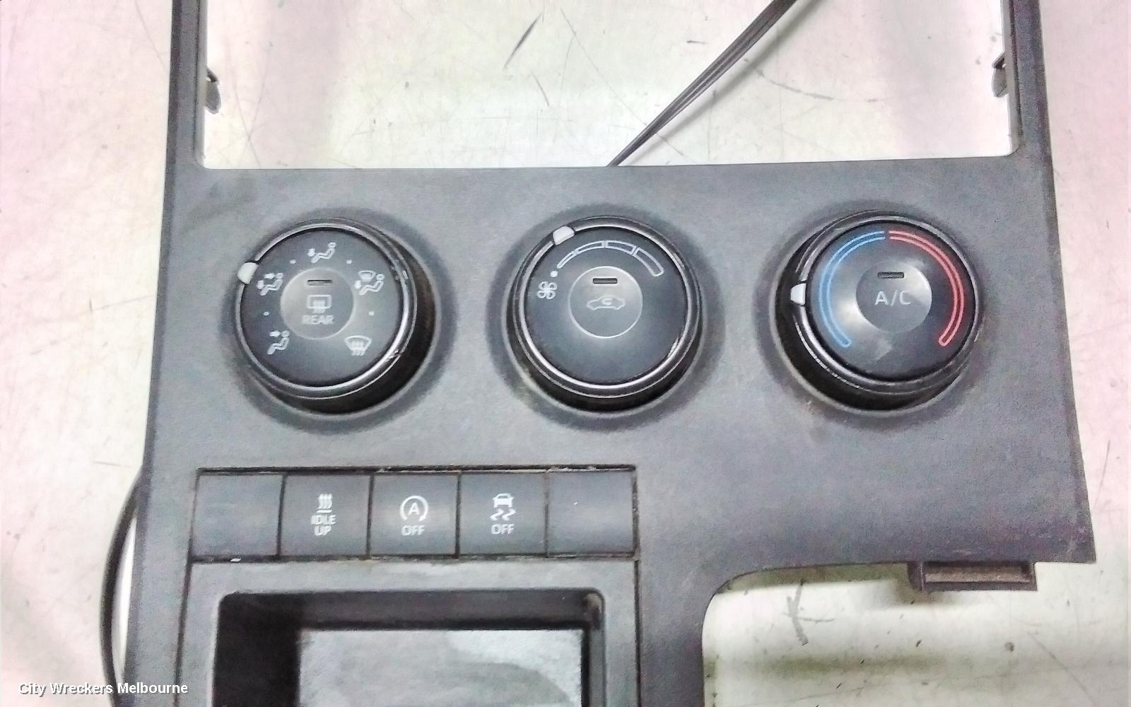 TOYOTA HIACE HEATER/AC CONTROLS, DUAL ZONE TYPE, 300 SERIES, 02/2019 ONWARDS