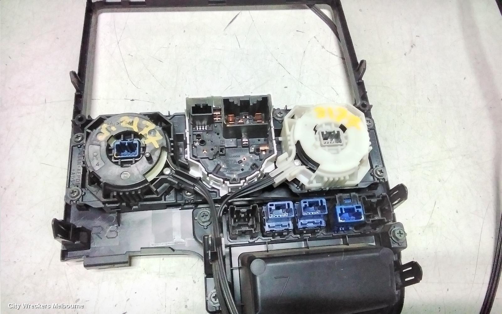 TOYOTA HIACE HEATER/AC CONTROLS, DUAL ZONE TYPE, 300 SERIES, 02/2019 ONWARDS