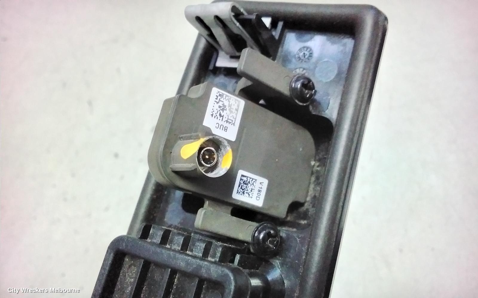 TESLA MODEL Y REVERSE CAMERA, 1ST GEN, REVERSE CAMERA (TAILGATE HANDLE MOUNTED), 03/2022 ONWARDS