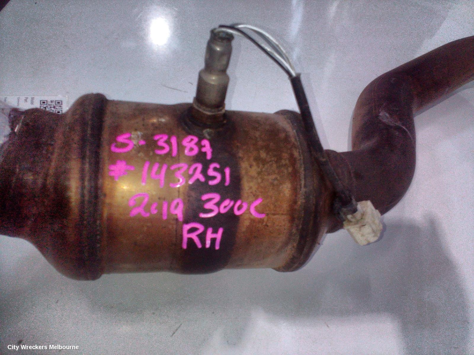 CHRYSLER 300C CATALYTIC CONVERTER, UNDERCAR CAT-TYPE, 6.4, PETROL, RH SIDE, LX, 01/2015 - 12/2021