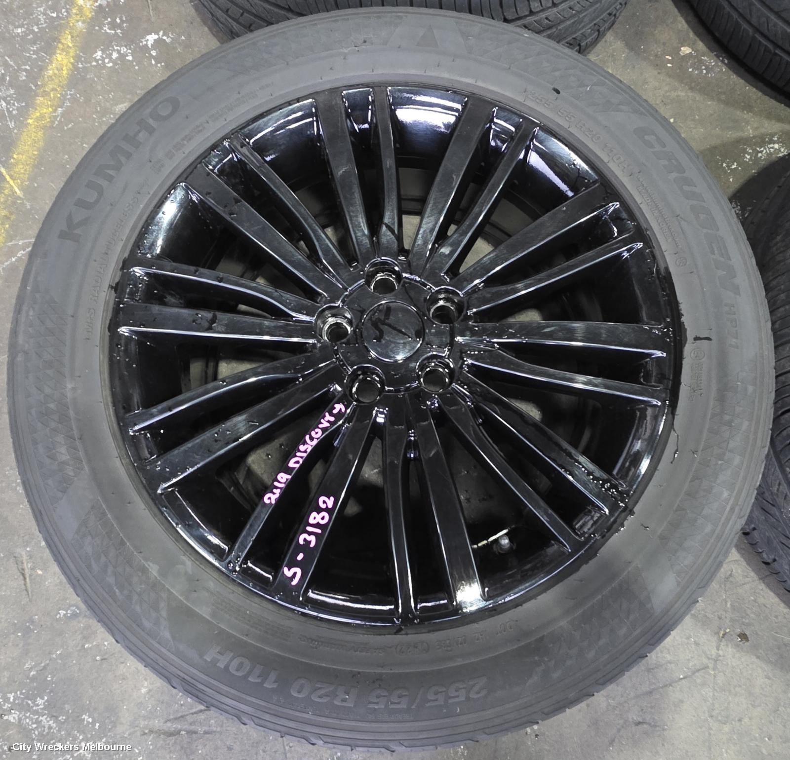 LAND ROVER DISCOVERY WHEEL MAG, FACTORY, 20X8.5IN, 5 V SPOKE, HIGH GLOSS BLACK, STYLE 5011, L462, 12/2016 - 12/2020