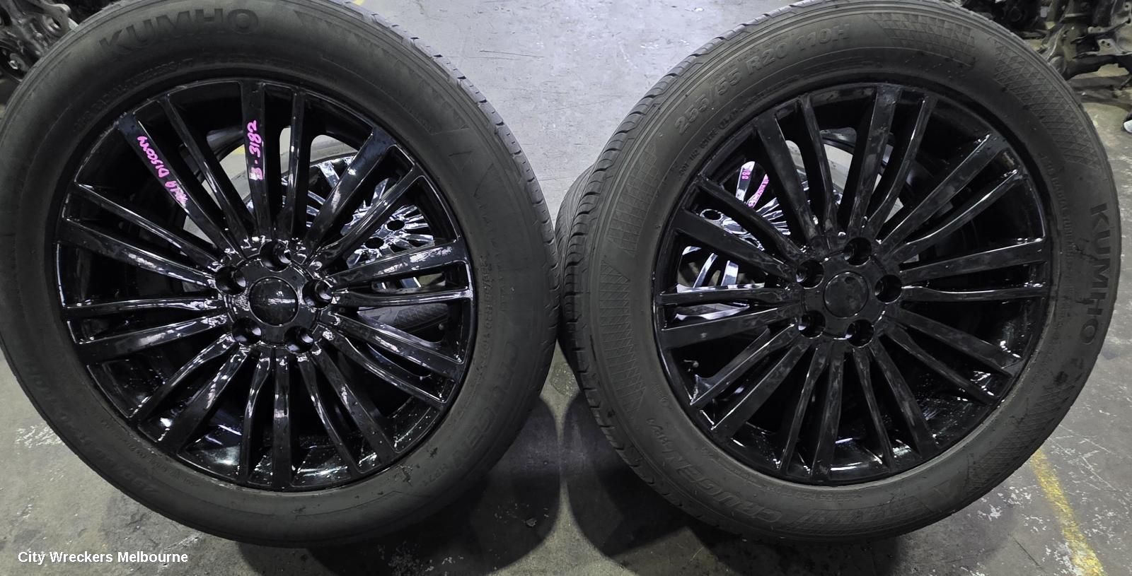 LAND ROVER DISCOVERY WHEEL MAG, FACTORY, 20X8.5IN, 5 V SPOKE, HIGH GLOSS BLACK, STYLE 5011, L462, 12/2016 - 12/2020