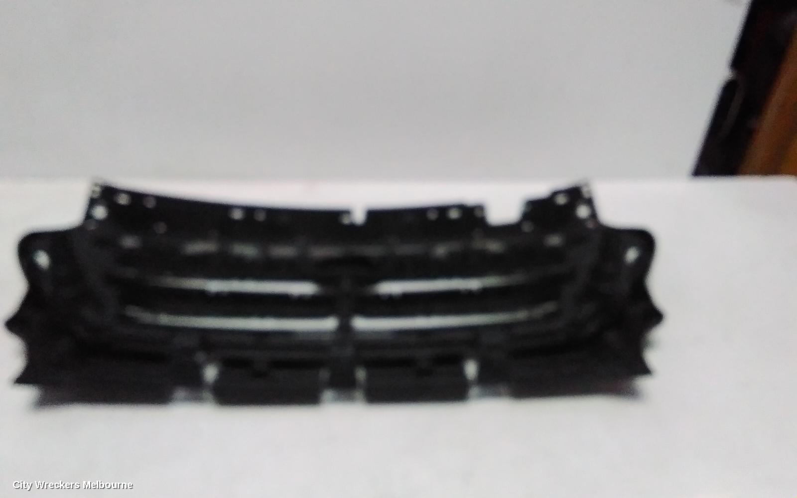 FORD ESCAPE GRILLE, RADIATOR GRILLE, ZG, TREND/TITANIUM, SILVER/CHROME, 09/2016 - 05/2020