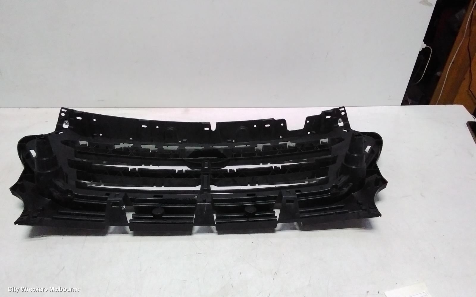 FORD ESCAPE GRILLE, RADIATOR GRILLE, ZG, TREND/TITANIUM, SILVER/CHROME, 09/2016 - 05/2020