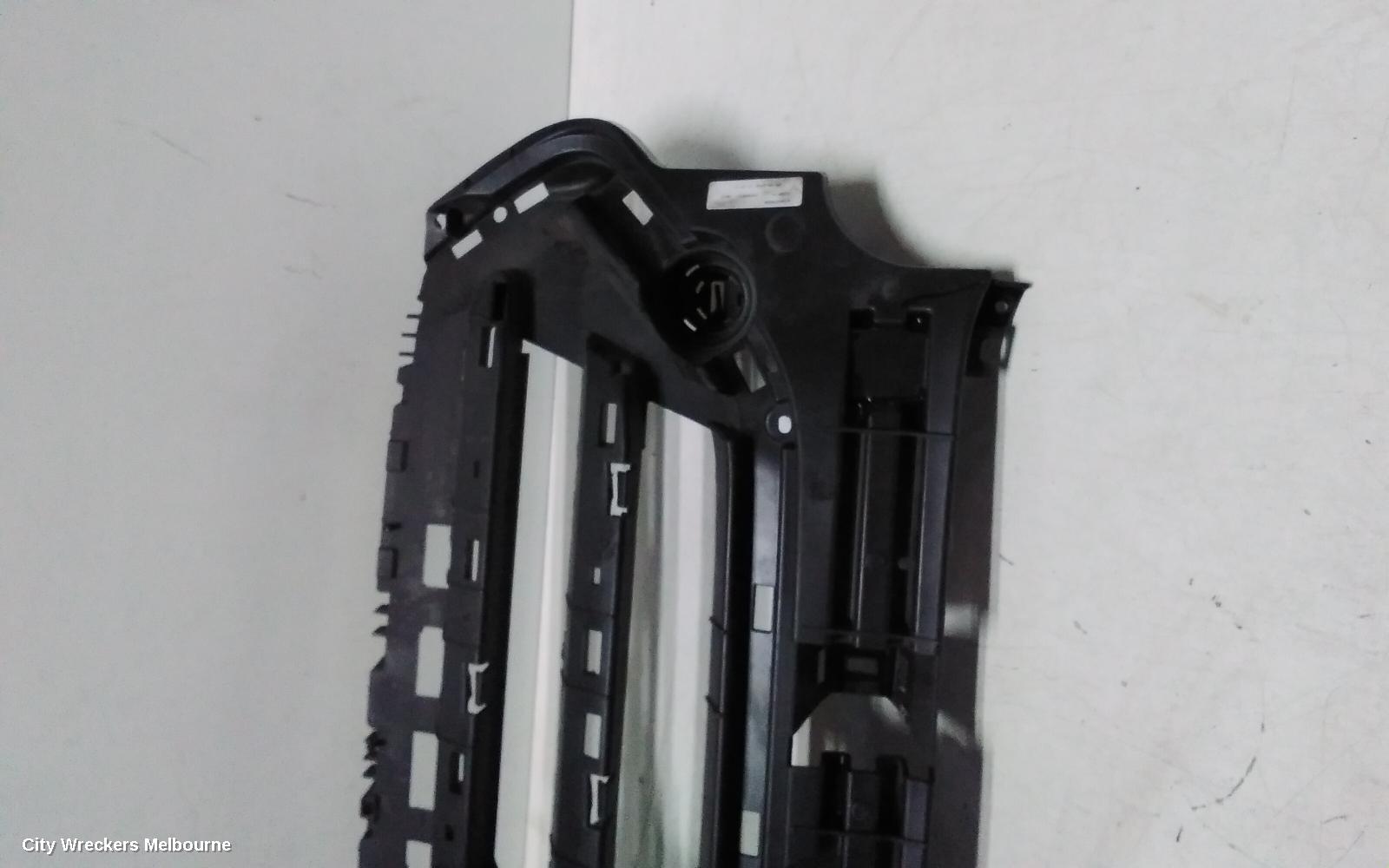 FORD ESCAPE GRILLE, RADIATOR GRILLE, ZG, TREND/TITANIUM, SILVER/CHROME, 09/2016 - 05/2020