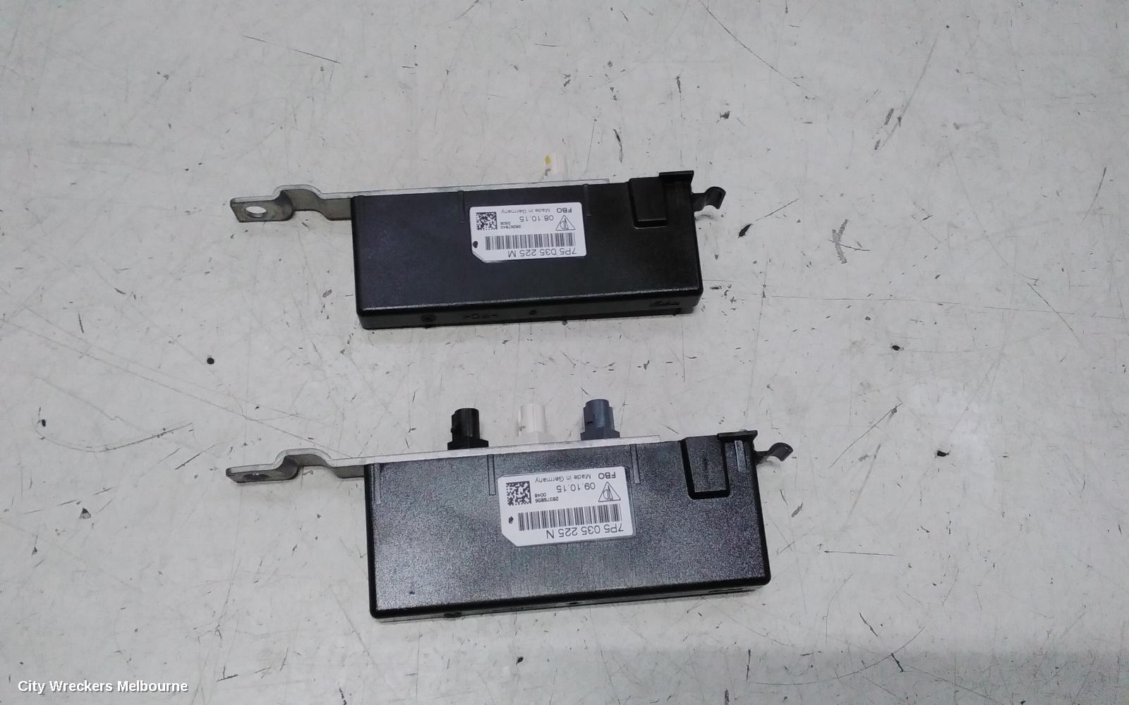 PORSCHE CAYENNE, 92A, 07/2010 - 04/2018, PAIR OF ANTENNA BOOSTER / 7P5 035225N / 7P5 035 225 N : 141251