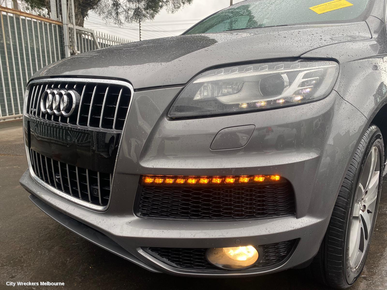 AUDI Q7 RIGHT GUARD, 4L, 09/2006 - 08/2015