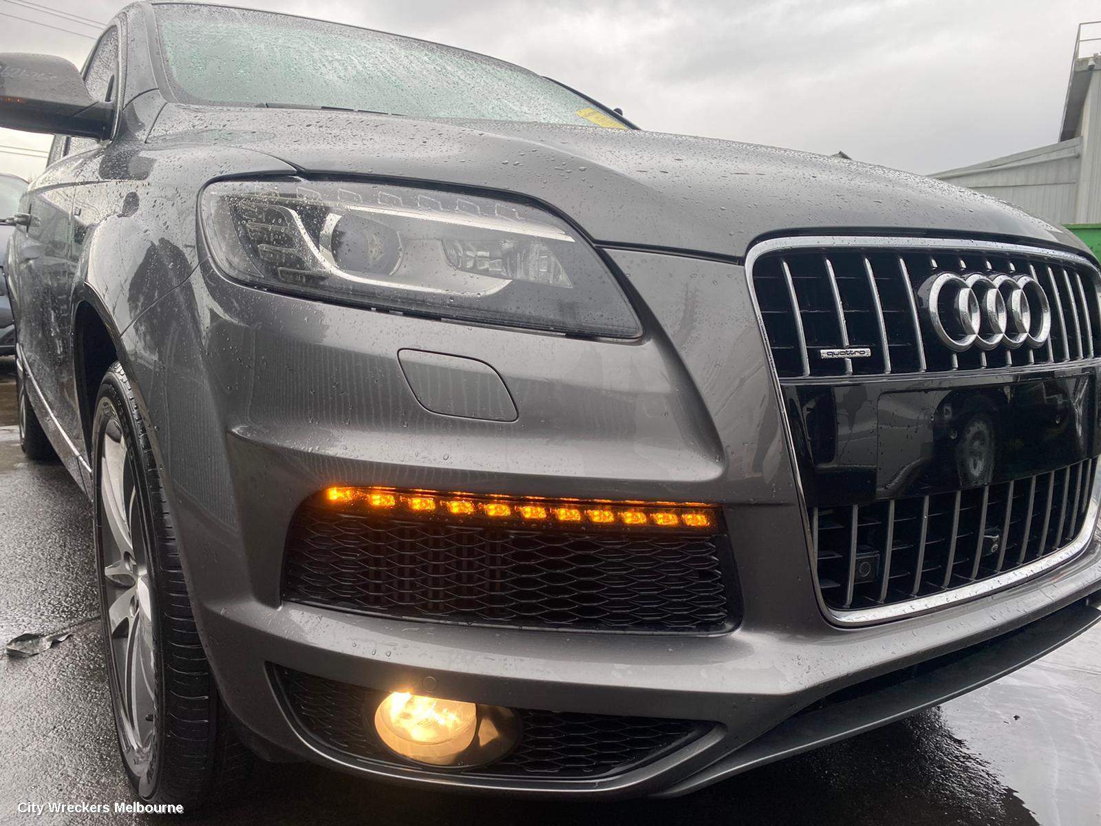AUDI Q7 RIGHT TAILLIGHT, 4L, IN TAILGATE, 10/2009 - 08/2015