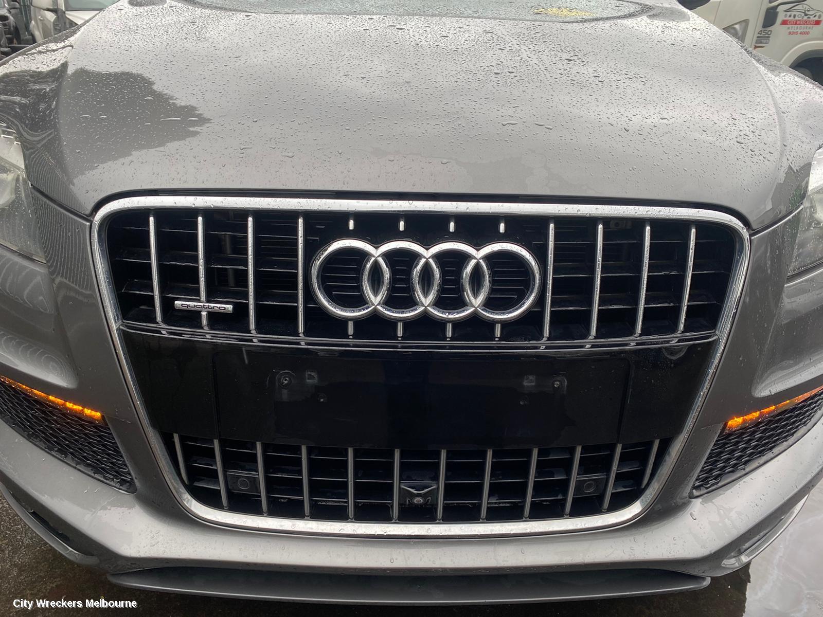 AUDI Q7 RIGHT GUARD, 4L, 09/2006 - 08/2015