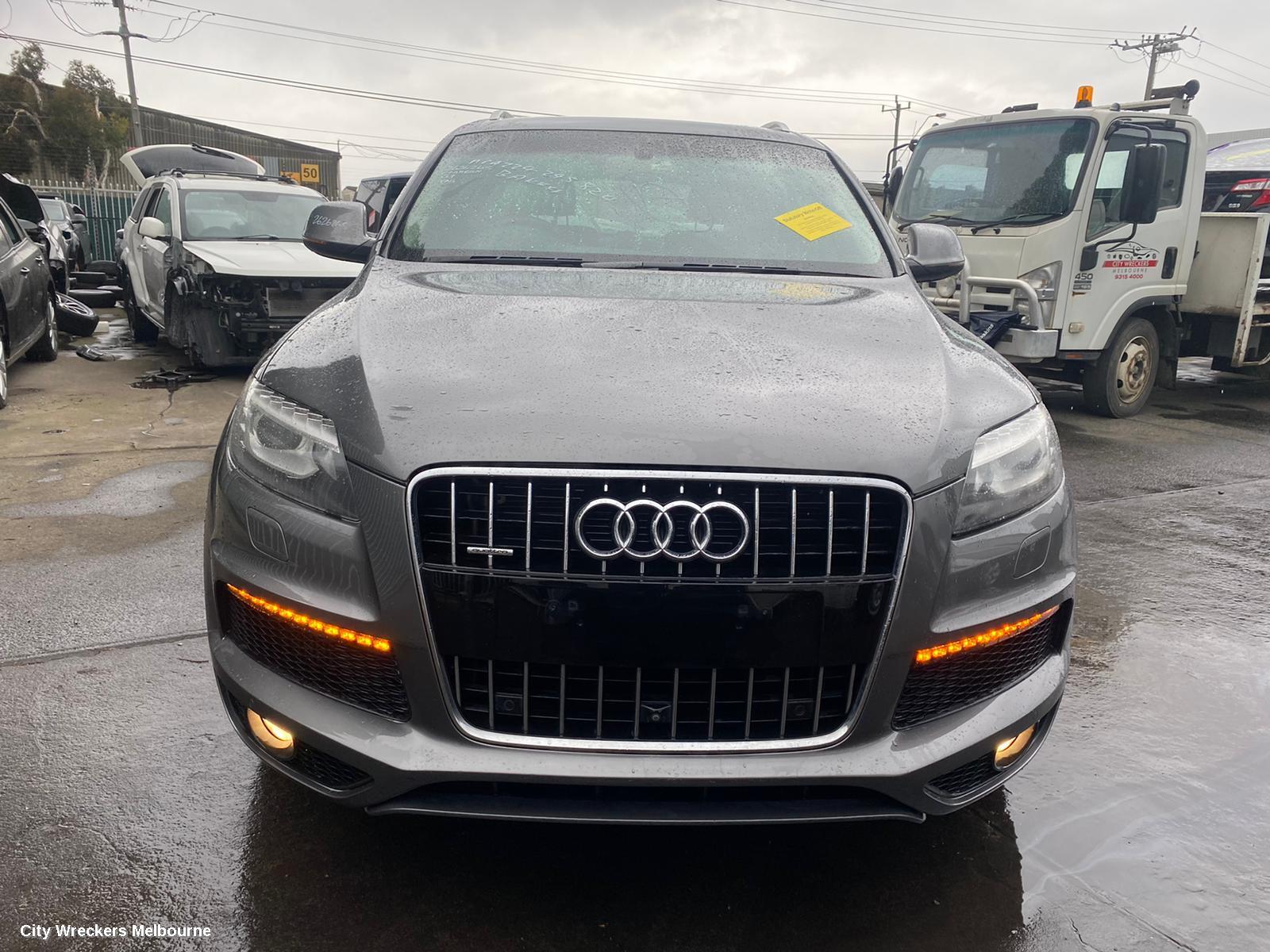 AUDI Q7 RIGHT TAILLIGHT, 4L, IN TAILGATE, 10/2009 - 08/2015