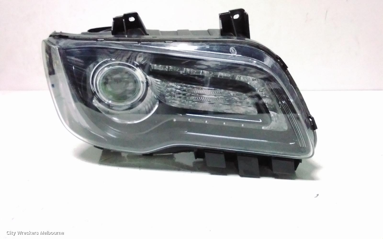 CHRYSLER 300C RIGHT HEADLAMP, LX2, XENON, W/ BLACK BEZEL TYPE, 01/2015 - 12/2021