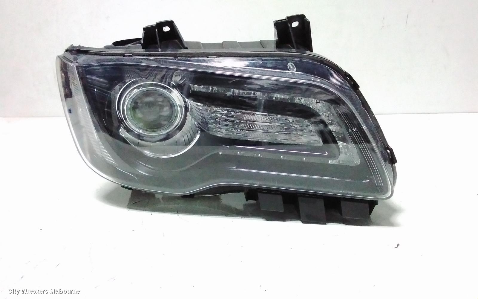 CHRYSLER 300C RIGHT HEADLAMP, LX2, XENON, W/ BLACK BEZEL TYPE, 01/2015 - 12/2021