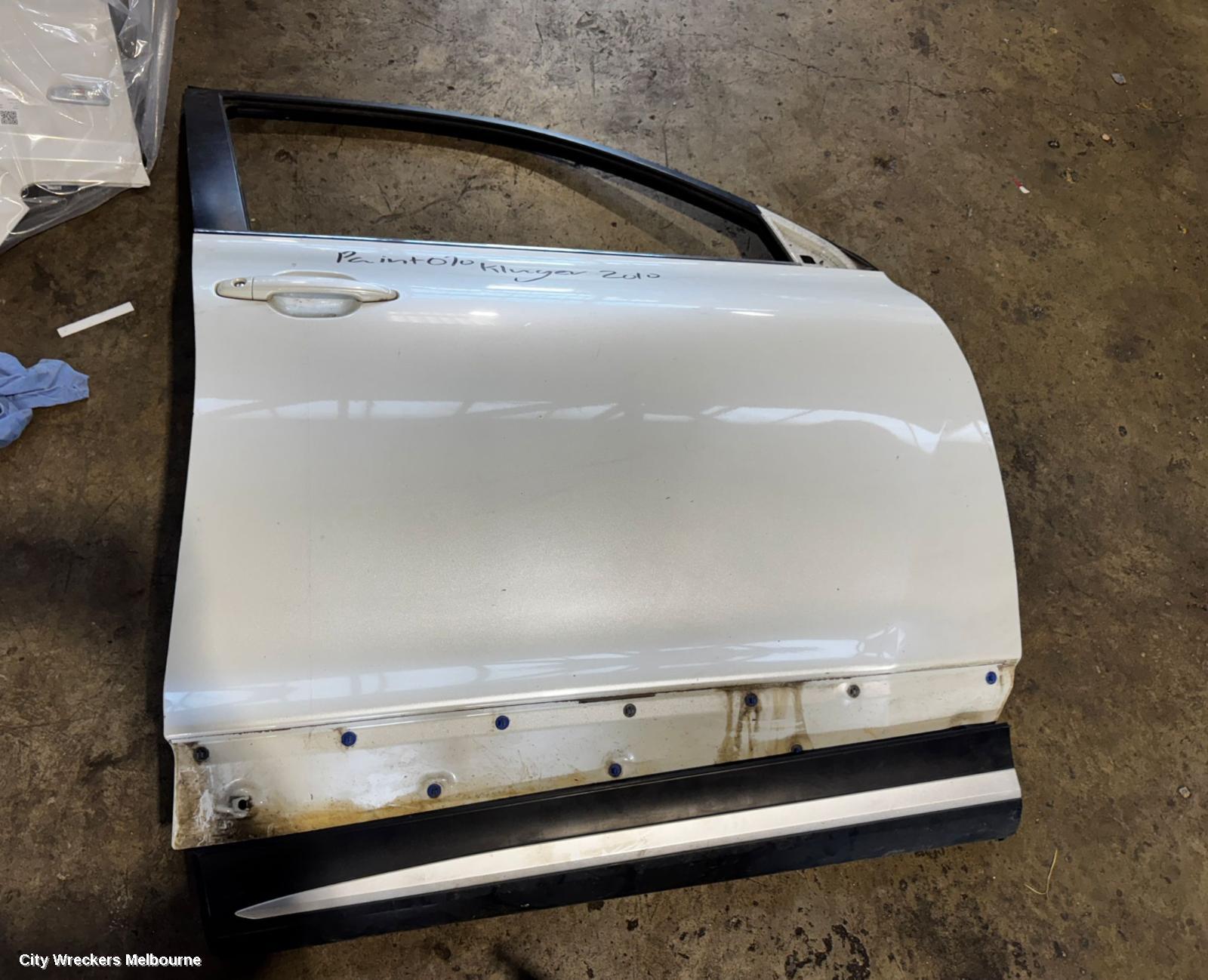 TOYOTA KLUGER RIGHT FRONT DOOR, GSU40-GSU45, 08/2007 - 02/2014