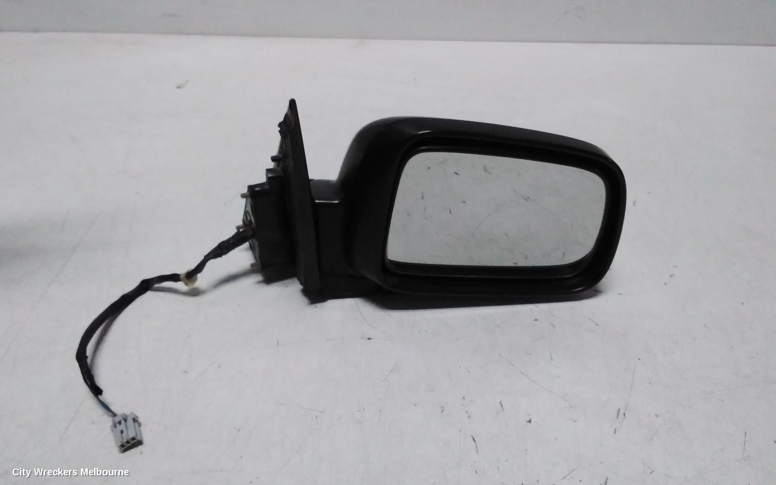 HONDA CRV RIGHT DOOR MIRROR, RD7, POWER, BLACK, 12/2001 - 02/2007