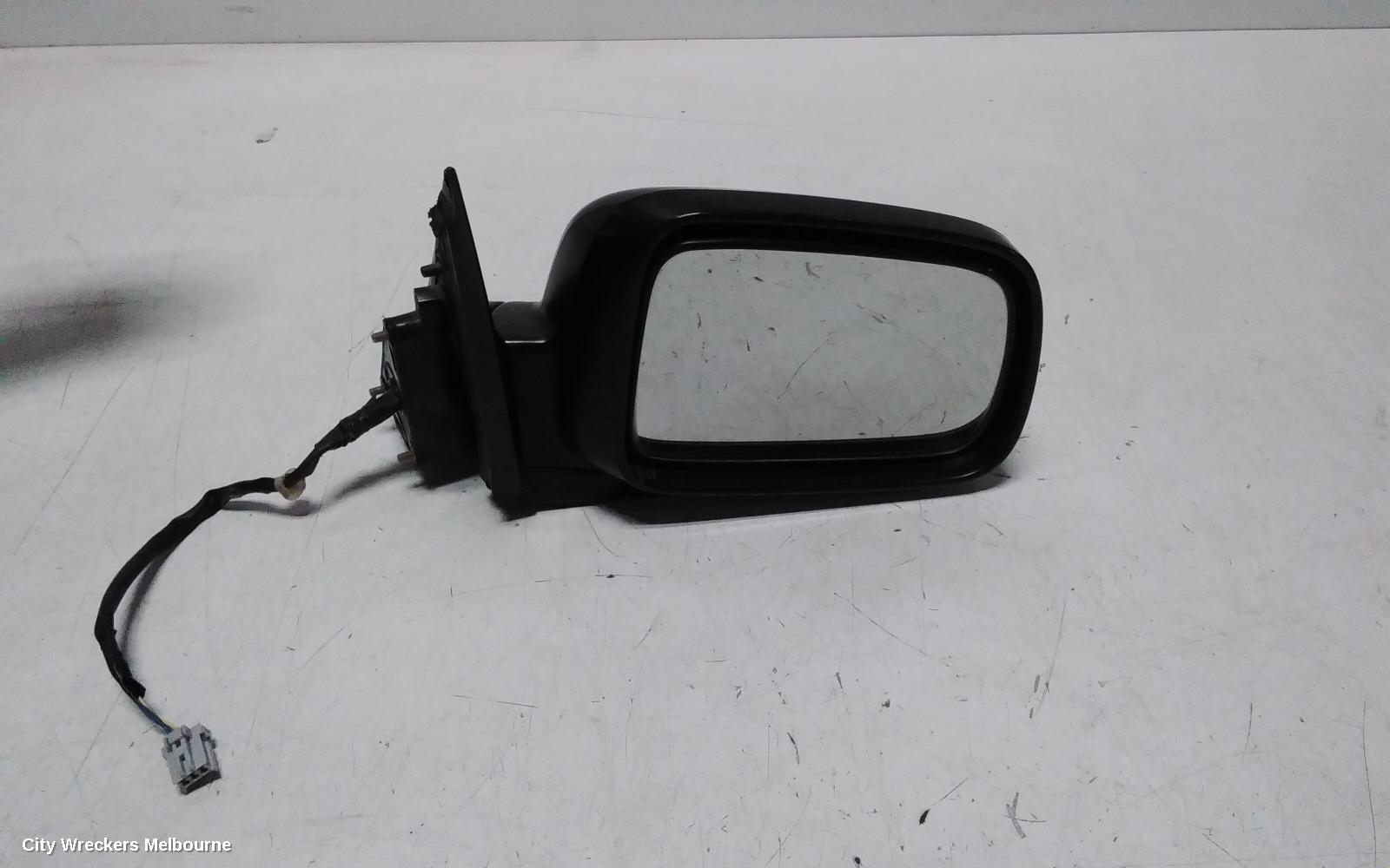 HONDA CRV RIGHT DOOR MIRROR, RD7, POWER, BLACK, 12/2001 - 02/2007