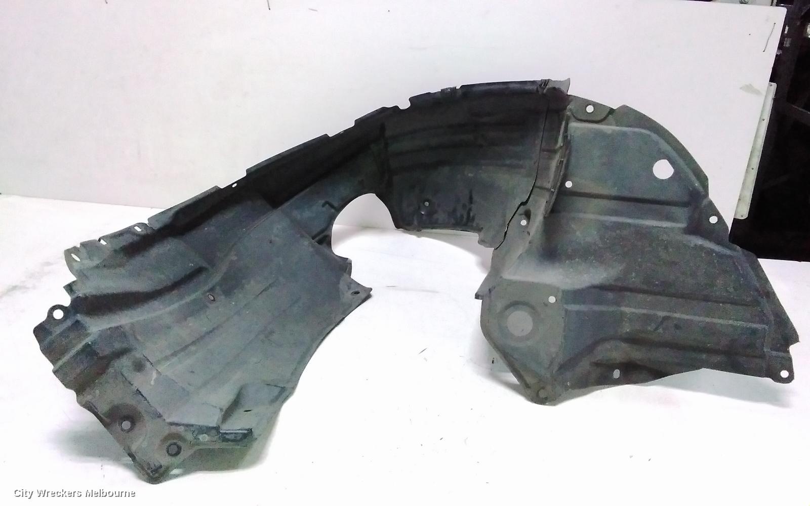 TOYOTA KLUGER RIGHT GUARD LINER, GSU40-GSU45, 07/2010 - 02/2014