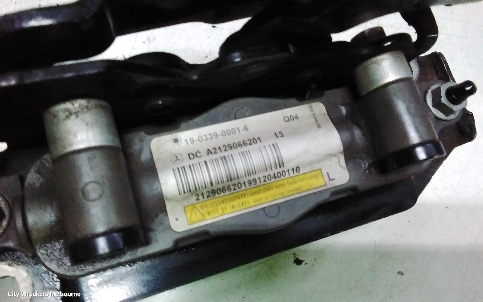MERCEDES E CLASS BONNET HINGE/STRUT, LH BONNET ACTUATOR, P/N A2129066201, W212/S212, 07/2009 - 05/2013