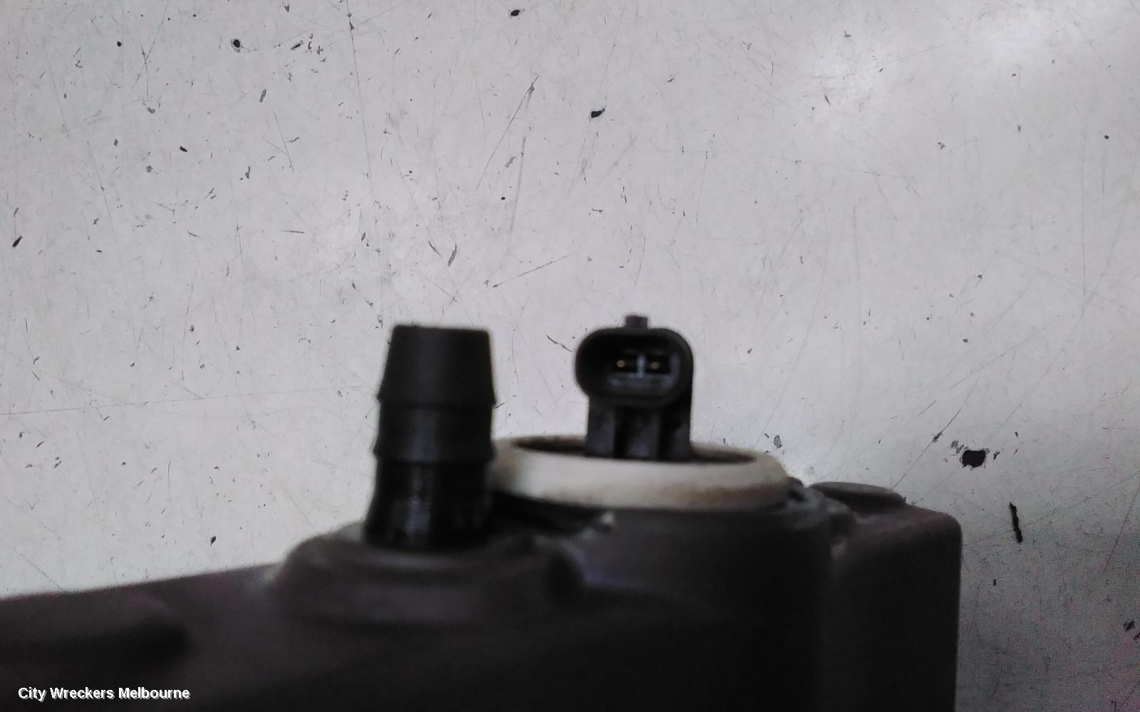 MERCEDES E CLASS BONNET HINGE/STRUT, LH BONNET ACTUATOR, P/N A2129066201, W212/S212, 07/2009 - 05/2013