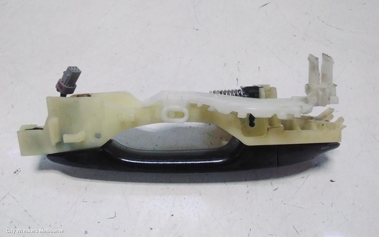 HYUNDAI GENESIS DOOR HANDLE, OUTER, LH FRONT, DH, 11/2014 - 01/2018