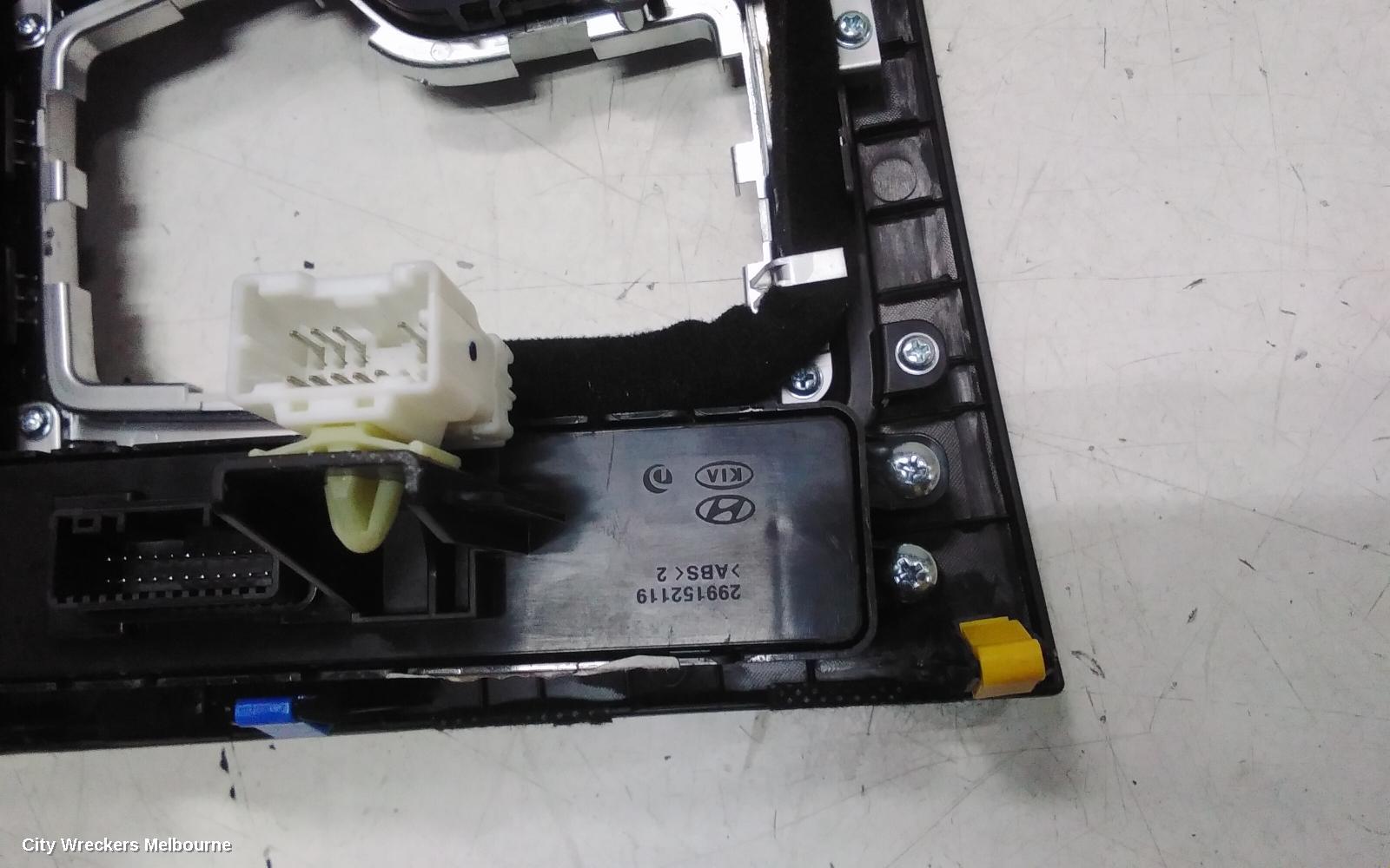 HYUNDAI GENESIS GEAR STICK/SHIFTER, DH, AUTO T/M, 11/2014 - 01/2018