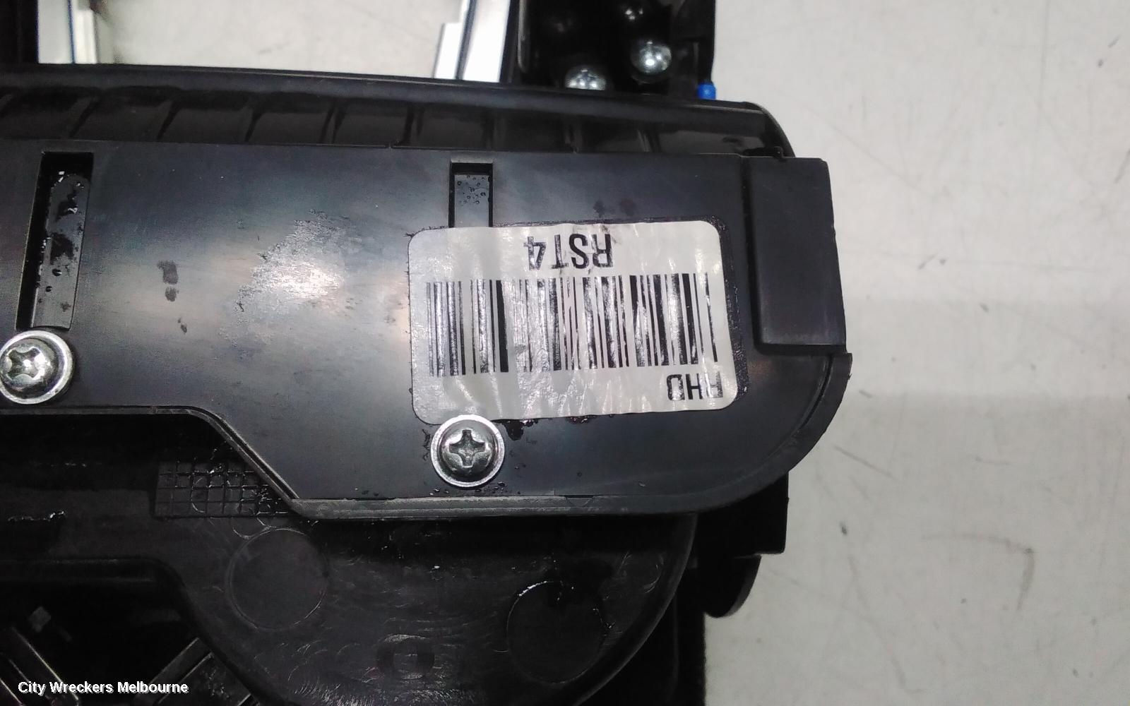 HYUNDAI GENESIS GEAR STICK/SHIFTER, DH, AUTO T/M, 11/2014 - 01/2018