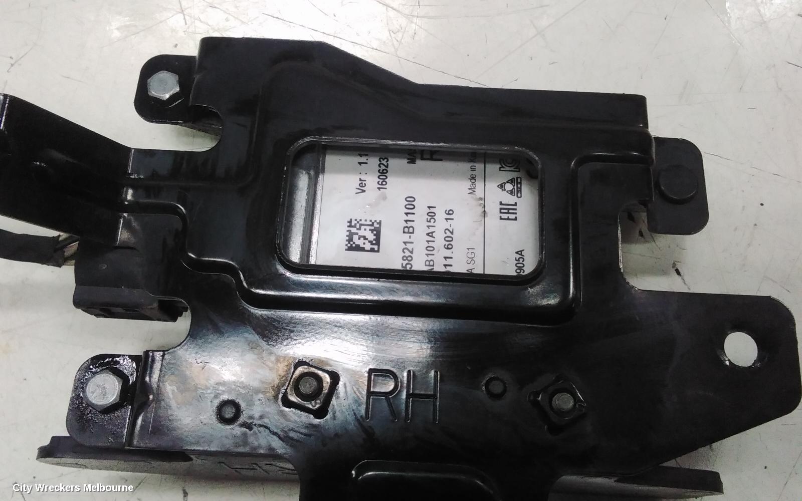 HYUNDAI GENESIS, DH, 11/2014 - 01/2018, 95821-B1100 REAR RIGHT BLIND SPOT SENSOR : 141404