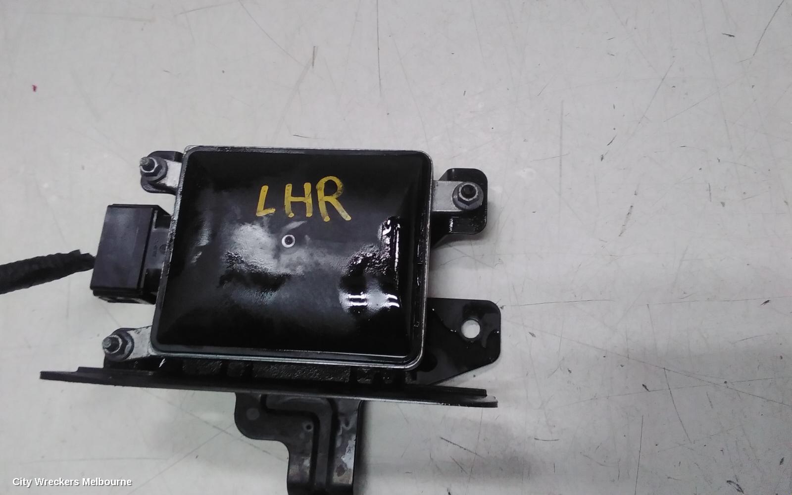 HYUNDAI GENESIS, DH, 11/2014 - 01/2018, 95811-B1100 LEFT REAR BLIMD SPOT RADAR SENSOR: 141405