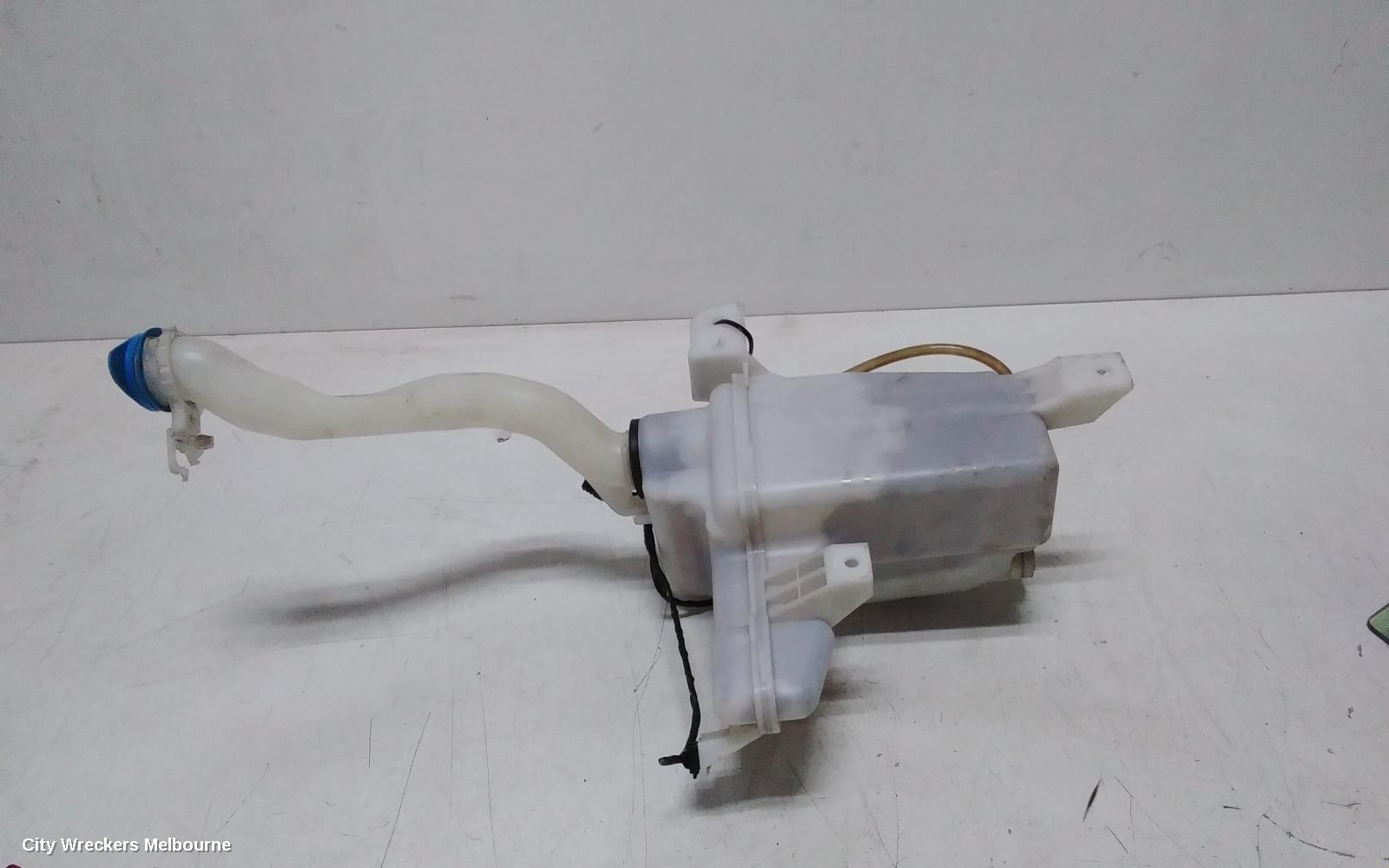 SUZUKI SWIFT WASHER BOTTLE, FZ, NON H/LAMP WASHER (RH SIDE), 08/2010 - 03/2017