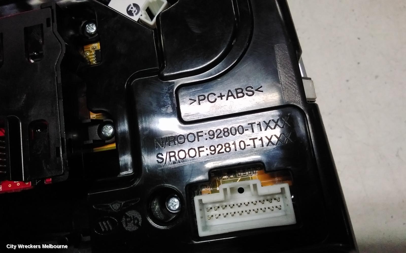 GENESIS GV70 COURTESY LIGHT, JK, 03/2021 ONWARDS