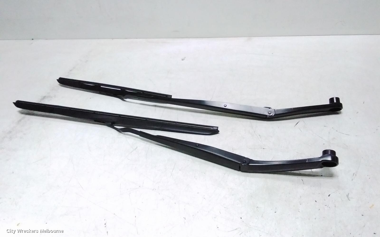GENESIS GV70 WIPER ARM, JK, 03/2021 ONWARDS