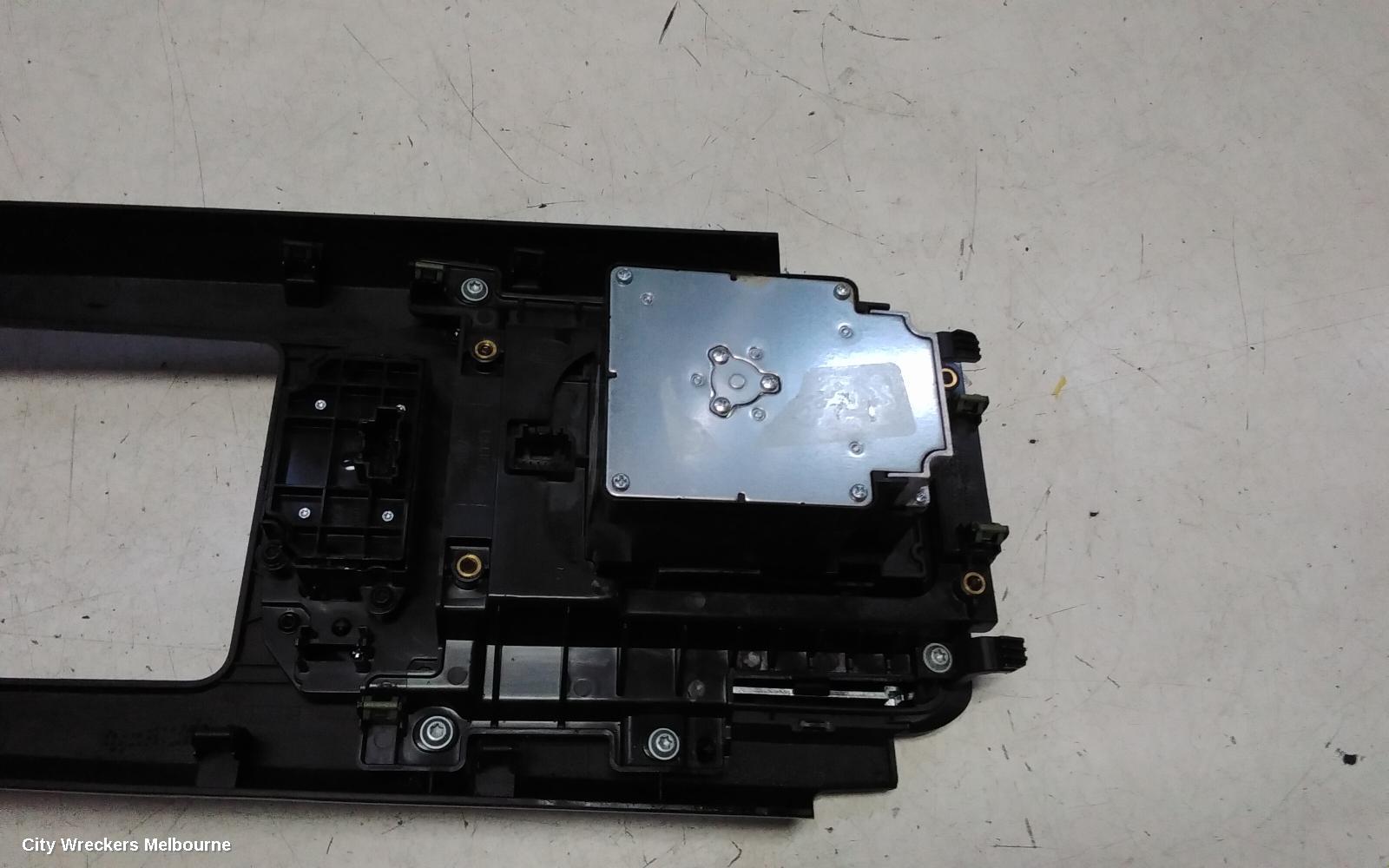 LAND ROVER DISCOVERY SPORT GEAR STICK/SHIFTER, GEAR SHIFT ASSY, AUTO, L550, 01/2015 - 06/2019