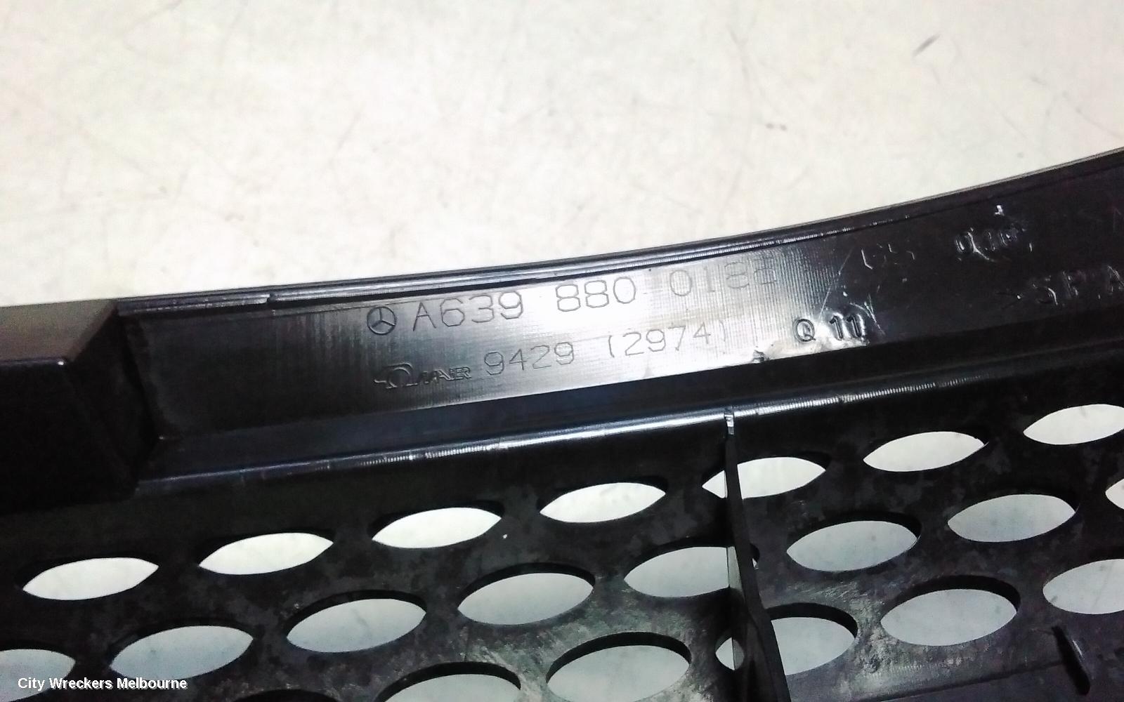 MERCEDES VITO GRILLE, 639, RADIATOR GRILLE, BLACK, W/ CHROME EMBLEM, 04/2004 - 01/2011