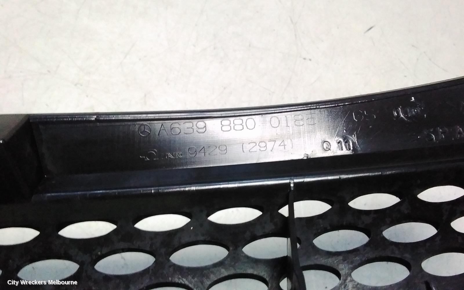 MERCEDES VITO GRILLE, 639, RADIATOR GRILLE, BLACK, W/ CHROME EMBLEM, 04/2004 - 01/2011